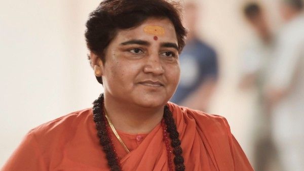 'হিজাব পরতে হলে বাড়িতে পরুন, স্কুলে নয়', সাধ্বী প্রজ্ঞা