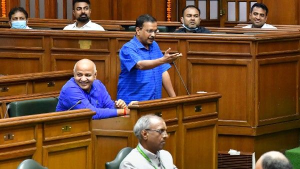 বাংলার মতো দিল্লি বিধানসভাও উত্তাল, কেজরিওয়াল-ইস্যুতে ৩ বিজেপি বিধায়ক সাসপেন্ড