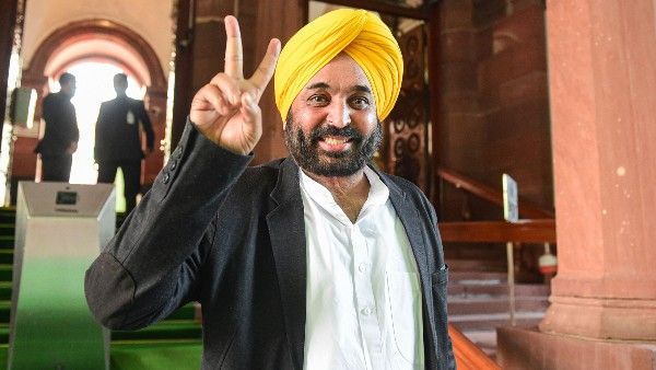 ২০০৬ সালে একটি 'কমেডি শো' তে ভগবন্ত মান ছিলেন প্রতিযোগী, সিধু বিচারক