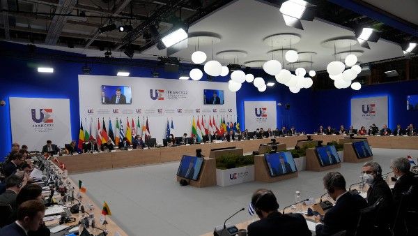 রাশিয়ার আক্রমণের ভয়, ইউরোপীয় ইউনিয়নের সদস্য হতে আবেদন মলদোভা, জর্জিয়ার