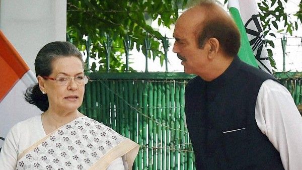 কংগ্রেসের বিক্ষুব্ধ গোষ্ঠী 'জি-২৩' ২৪ ঘন্টায় দু'বার বৈঠক করলেন, সোনিয়ার সঙ্গে দেখা করলেন আজাদ