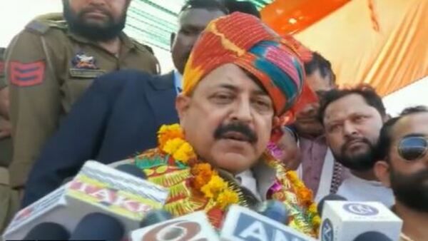 পাক অধিকৃত কাশ্মীরকে মুক্ত করবে বিজেপি! ৩৭০ ধারার উল্লেখ করে প্রতিশ্রুতি কেন্দ্রীয় মন্ত্রী জিতেন্দ্র সিং-এর