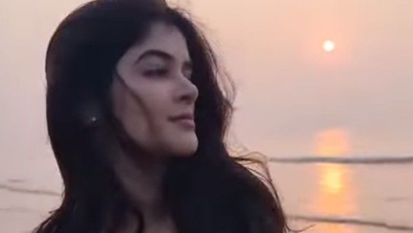 আবার কোথায় ঘুরতে গেলেন টলি অভিনেত্রী মধুরিমা, ভাইরাল সেই ভিডিও 