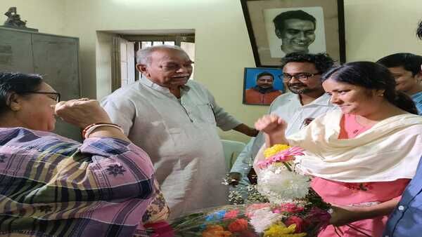 লকআপে পুলিশের বাড়াবাড়ি কল্পনাতীত! আনিসকে নিয়ে আন্দোলন দমানোর চেষ্টা, বিস্ফোরক টাইফয়েড আক্রান্ত মীনাক্ষী