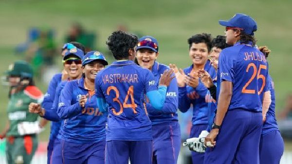 বিশ্বকাপে শ্রীনাথকে ধরে ফেললেন ঝুলন! সেমিফাইনালে ওঠার লড়াইয়ে কোন সমীকরণ মিতালিদের সামনে?