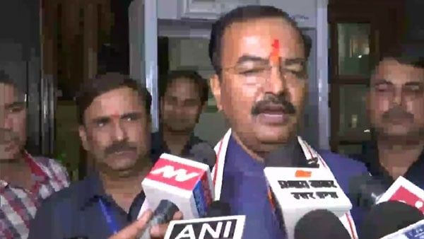 উত্তরপ্রদেশে দলিত-অঙ্ক ঘাঁটাতে চাইছে না বিজেপি, উপ-মুখ্যমন্ত্রী থাকলেন কেশব মৌর্য