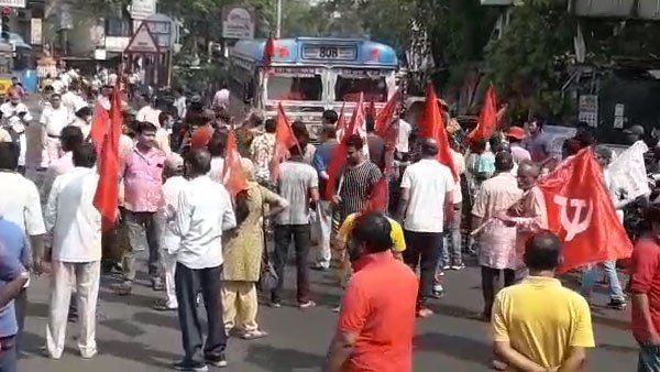 Bharat Bandh: কেরলের রাস্তা জনশূন্য, বাংলা তুমুল অশান্তি, পথ অবরোধ-ব্যহত শিয়ালদহ মেইন শাখার ট্রেন