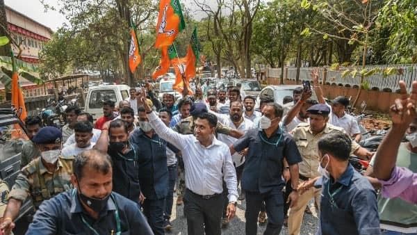 তৃণমূল-সঙ্গীকে নিয়ে গোয়ায় সরকার! '২০+৩+২' ফর্মুলায় চলবে বিজেপি, বললেন দেবেন্দ্র ফড়নবিশ