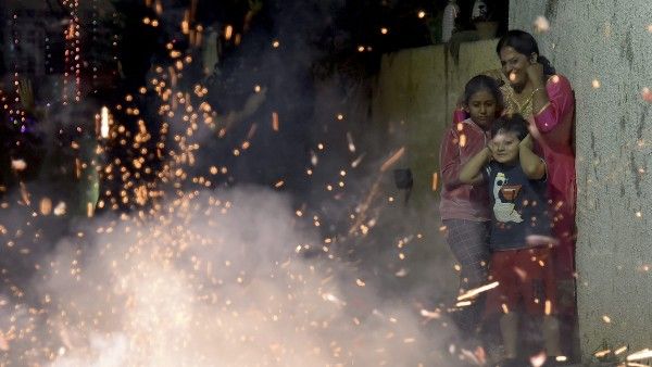 বিশ্বের দ্বিতীয় শব্দ দূষিত অঞ্চল রয়েছে উত্তরপ্রদেশে, তালিকায় রয়েছে দিল্লি-কলকাতাও