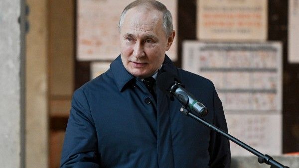 বিশ্বের সবচেয়ে নিষেধাজ্ঞাপ্রাপ্ত দেশের তকমা পেল রাশিয়া