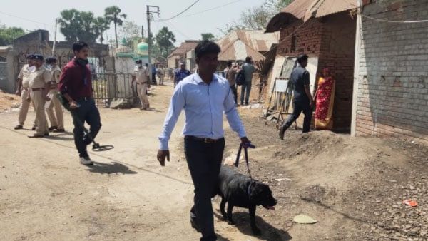 সাসপেন্ড এসডিপিও সায়ন আহমেদও, বগটুই গ্রামে পৌঁছলেন মনোজ মালব্য