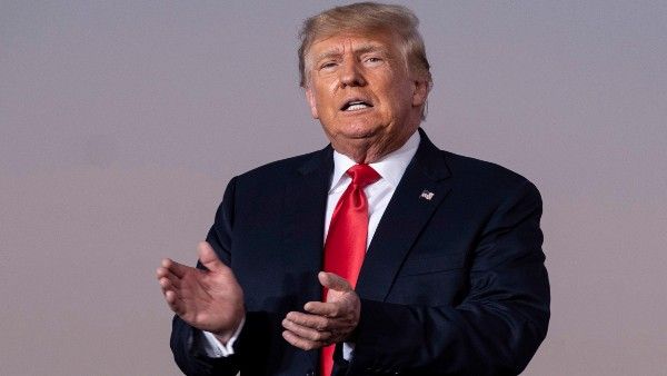 তল্লাশি অভিযানে ট্রাম্পের বাড়ি থেকে উদ্ধার ‘অতি স্পর্শকাতর’ ও ‘গোপন তথ্য’