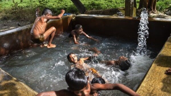 দিল্লির তাপমাত্রা ছাড়িয়েছে ৪১ ডিগ্রি! প্রবল তাপপ্রবাহের সতর্কবার্তা আবহাওয়া দফতরের