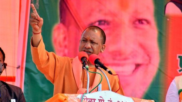 পরপর দুবার মুখ্যমন্ত্রী! উত্তর প্রদেশের রাজনীতিতে রেকর্ড যোগী আদিত্যনাথের