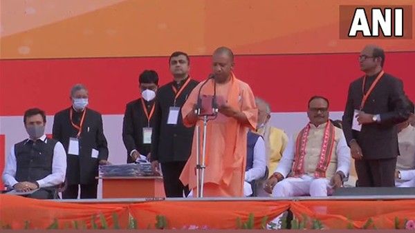 দ্বিতীয়বার উত্তর প্রদেশের মুখ্যমন্ত্রী পদে শপথ যোগী আদিত্যনাথের