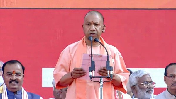 শপথ নিলেন 'বুলডোজার বাবা', দেখেনিন একনজরে যোগীর মন্ত্রিসভা