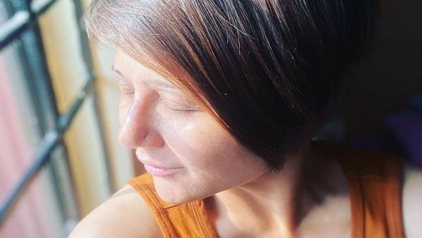 সূর্যের সঙ্গে আলিঙ্গনের ছবি পোস্ট করলেন স্বস্তিকা মুখোপাধ্যায়, প্রশংসায় নেটিজেনরা