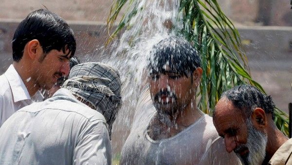 ১২২ বছরে সর্বোচ্চ উষ্ণ মার্চ, তাপপ্রবাহ ক্ষতি করছে স্বাস্থ্য ও ফসলের