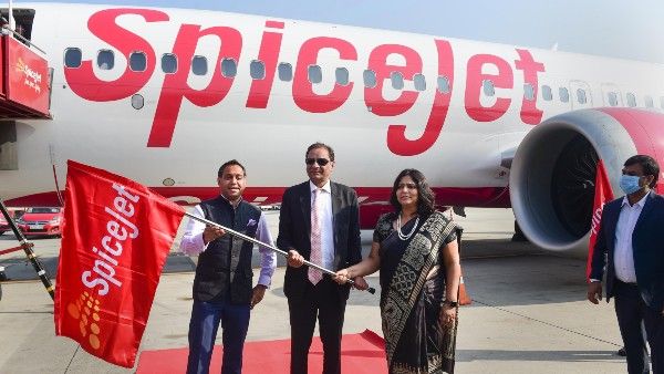 স্পাইস জেটের বোয়িং ৭৩৭ ম্যাক্স বিমান চালাবেন না ৯০ জন পাইলট, সিদ্ধান্ত ডিজিসিএর