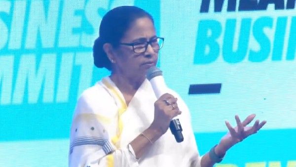 বাংলাকে শিল্প বান্ধব করাই টার্গেট, বাগডোগরা আর অন্ডালে আন্তর্জাতিক বিমানবন্দর করার ঘোষণা মমতার