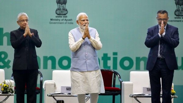 বিদেশীদের বিশেষ 'আয়ুষ ভিসা' দেবে ভারত ঘোষণা মোদীর