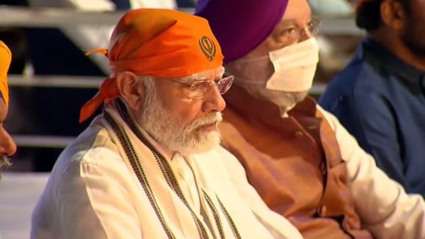 ঔরঙ্গজেবের সামনে গুরু তেগবাহাদুর ছিলেন পাথরের মতো! নতুন করে আত্মনির্ভরতার ডাক মোদীর