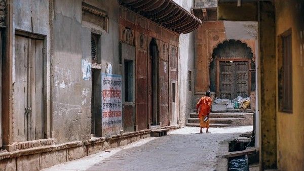 করোনা ভাইরাসের আতঙ্কে নয়, পিশাচ থেকে বাঁচতে লকডাউন অন্ধ্রপ্রদেশের ‌এই গ্রামে