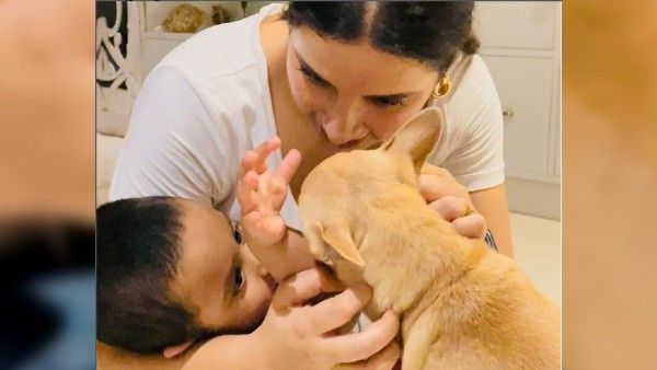 মায়ের সঙ্গে ভালোবাসায় মেতেছে রাজপুত্র, ভাইরাল সেই ভিডিও