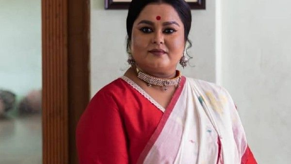  ঘরোয়া 'পুটুপিসি'র খোলস ছেড়ে এবার জাঁদরেল বিধায়কের পদ সামলাবেন অভিনেত্রী সোহিনী সেনগুপ্ত  