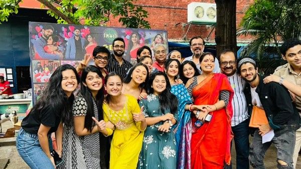 দেখতে দেখতে ৫০০ পর্বে মোদক পরিবারের সফর, মিঠাই-এর সেটেই চলল গ্র্যান্ড সেলিব্রেশন