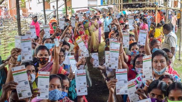 অপব্যবহারের সতর্কতায় মাস্কড আধার ব্যবহারের পরামর্শ সরকারের! একনজরে ডাউনলোডের উপায়