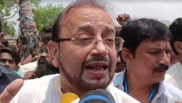 ময়নাতদন্তের আগে কী করে স্বরাষ্ট্রমন্ত্রী বললেন খুনের কথা, তোপ তৃণমূলের অতীনের