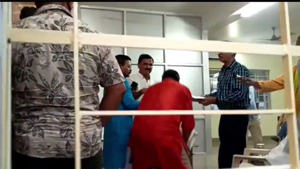 মানিকের নাম ঘোষণা হতেই বিজেপিতে 'বিপ্লব', হাতাহাতিতে জড়ালেন নেতা-মন্ত্রীরা