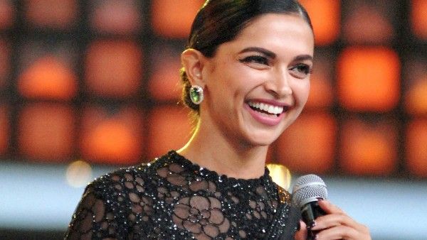 কানে পৌঁছেই সকলের নজর কাড়লেন দীপিকা, লুই ভিটনের পোশাকে উজ্জ্বল বলিউড ডিভা