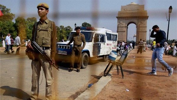 দিল্লির ইজরায়েল দূতাবাসে জঙ্গি হামলার আশঙ্কা, হাই অ্যালার্ট রাজধানী জুড়ে