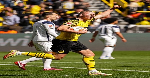 জার্মানি ছেড়ে ইংল্যান্ডে , ম্যানচেস্টার সিটির সঙ্গে চুক্তবদ্ধ হলেন হাল্যান্ড