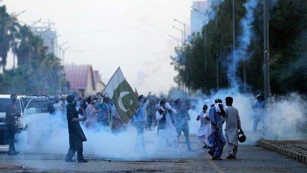 যেভাবেই হোক জম্মু-কাশ্মীরকে অশান্ত করতে হবে! ৩৩ পাতার রিপোর্টে ফাঁস পাকিস্তানের ছক