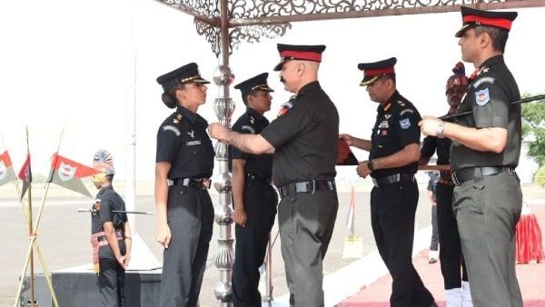 Indian Army: দেশের প্রথম মহিলা combat aviator পেল দেশ, স্যালুট জানাল সেনা