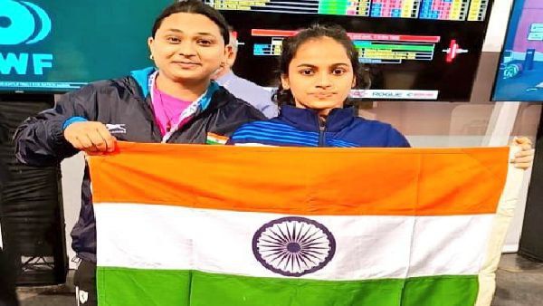 বিশ্ব জুনিয়র ভারোত্তোলনে দারুণ শুরু ভারতের, ৪৫কেজি বিভাগে সোনা জিতলেন হর্ষদা