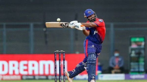 IPL 2022: ঋষভ পন্থের ব্যাটে ঝড়ের অপেক্ষায় রায়না, দিল্লিকে শেষ চারে তুলতে কোন পরামর্শ কাইফের?