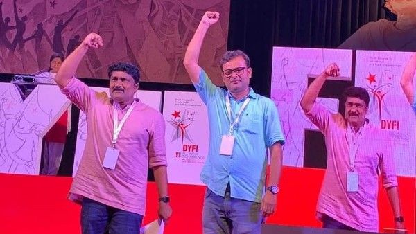 ফের DYFI-এর সর্বভারতীয় সাধারণ সম্পাদক বাংলা থেকে! মীনাক্ষী-সৃজনদের 'মেন্টর' হলেন হিমগ্নরাজ