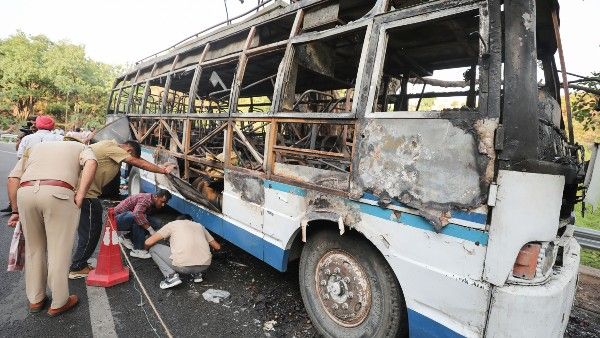 বৈষ্ণোদেবী বাসে আগুন দুর্ঘটনা নয় সন্ত্রাসী হামালা! দায় নিল কাশ্মীরের জঙ্গি সংগঠন