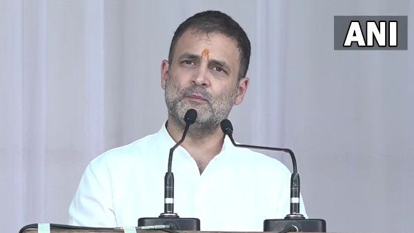 বিজেপি সরকার অর্থনীতিকে আক্রমণ করেছে! আদিবাসী এলাকায় UPA ও BJP সরকারের পার্থক্য বোঝালেন রাহুল