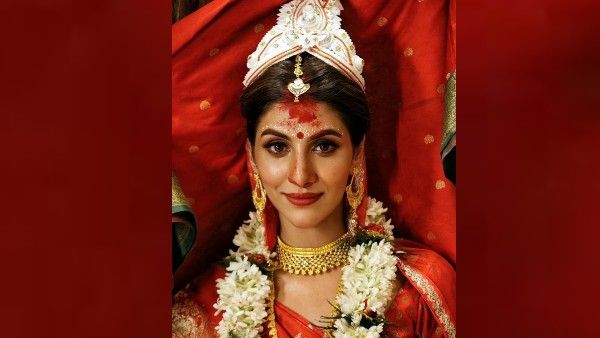 নববধূ বেশ রুক্মিণী, বর বেশে দেব! ছবি দেখে খুশী ভক্তরা