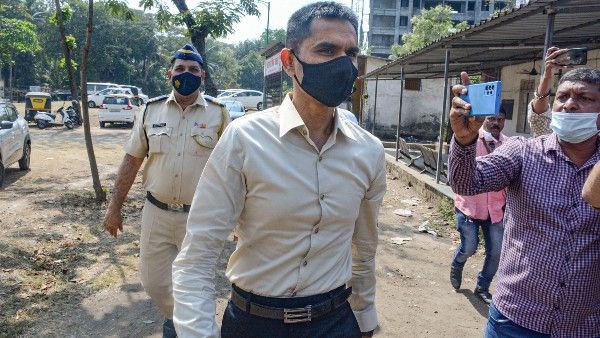 আরিয়ান খান ক্লিনচিট পাওয়ার পরই শাস্তিস্বরূপ চেন্নাইতে বদলি সমীর ওয়াংখেড়েকে