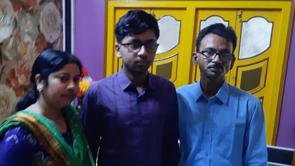 HS Result 2022: মাধ্যমিকে দ্বিতীয়-উচ্চ মাধ্যমিকে তৃতীয়! অভীকের কীর্তি চমকে দেওয়ার মতো