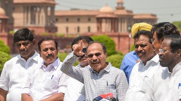 ভোট পরবর্তী হিংসা ত্রিপুরায়, মানিক সরকারের সঙ্গে কথা বলতে গেলেন অধীর