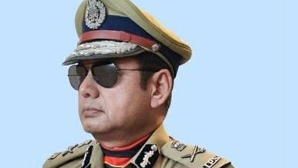 ‘পুলিশি বর্বরতা’র সমালোচনা থেকে উষ্ণ অভিনন্দন, ছয় মাসের মধ্যে ভোল বদল প্রাক্তন আইপিএস অফিসারের