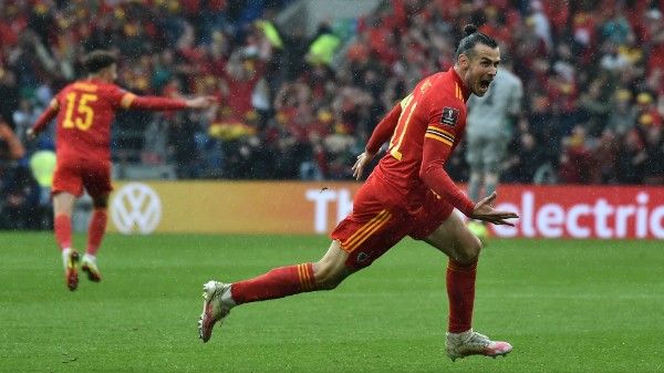 দীর্ঘ ৬৪ বছর পর দলকে বিশ্বকাপে তুলে পদত্যাগ করলেন ম্যান ইউ কিংবদন্তি তথা গ্যারেথ বেল-বেন ডেভিসদের কোচ