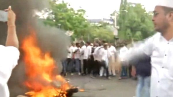 রাহুল গান্ধীকে হেনস্তার অভিযোগ! কংগ্রেসের বিক্ষোভে উত্তাল কলকাতা সহ গোটা দেশ